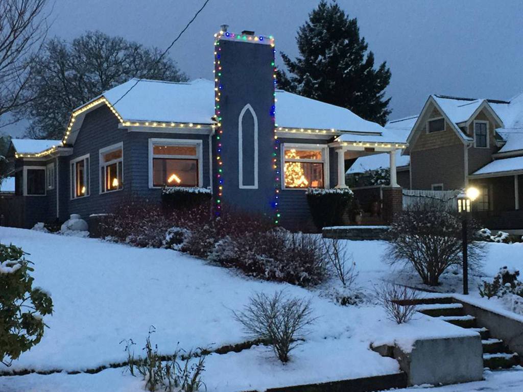 &ldquo;It&rsquo;s beginning to look a lot like Christmas …,&rdquo; by Ida Bear-Robb