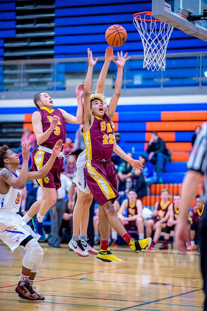 Two seniors lead the way for Wolves basketball