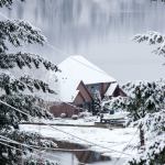 Houses are covered in snow Feb. 6, on Viking Avenue. (Sophie Bonomi / Kitsap Daily News)