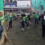 Starbucks crew brews some community spirit on Bay Street