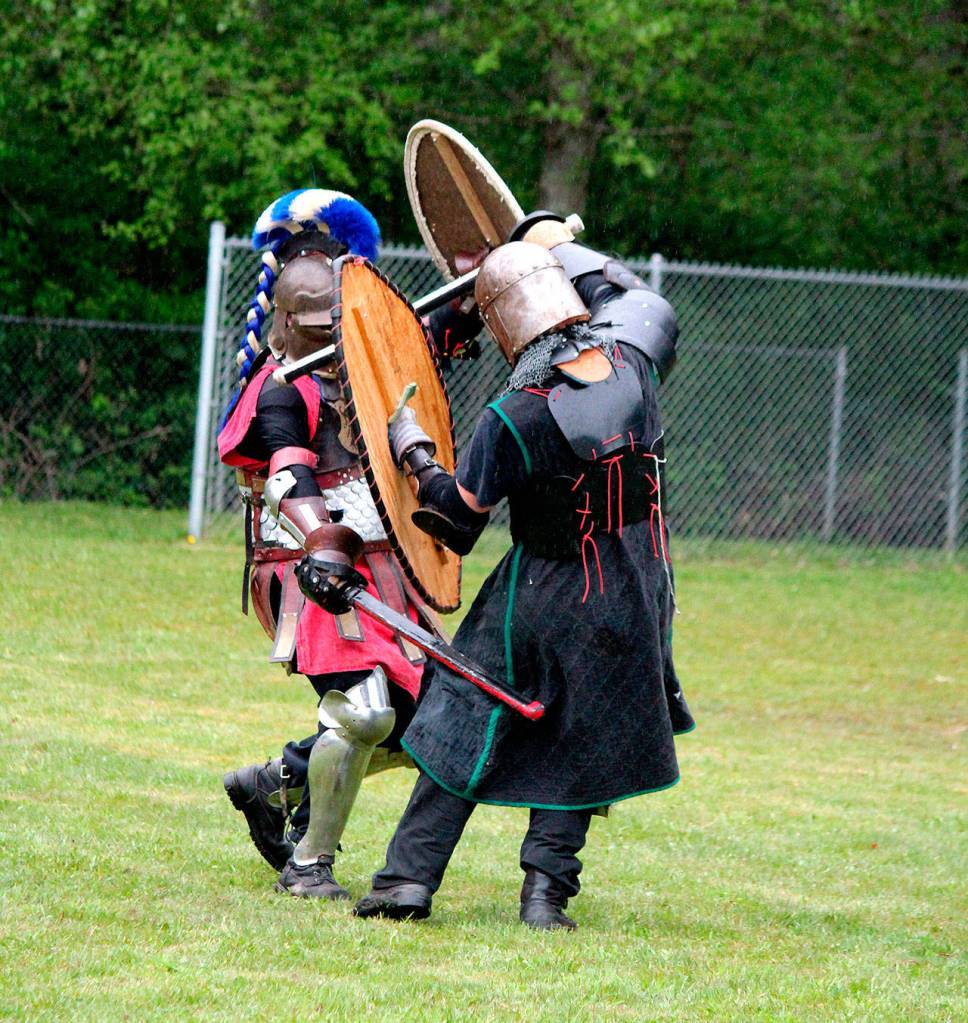 SCA members practice one-on-one combat.                                Michelle Beahm / Kitsap News Group