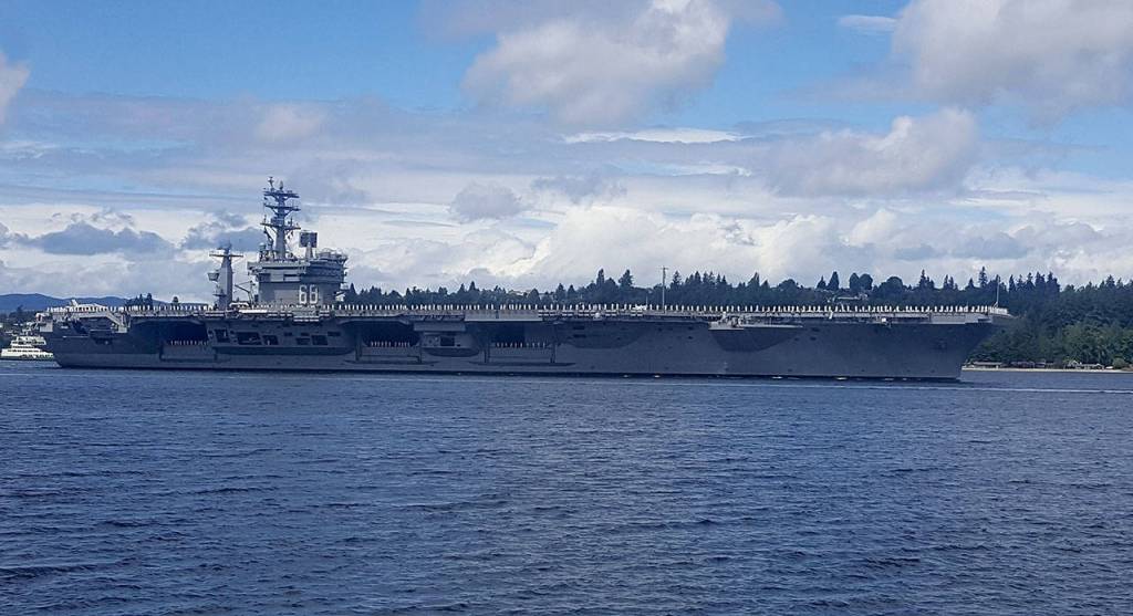 USS Nimitz leaves Bremerton port with 3,000 aboard