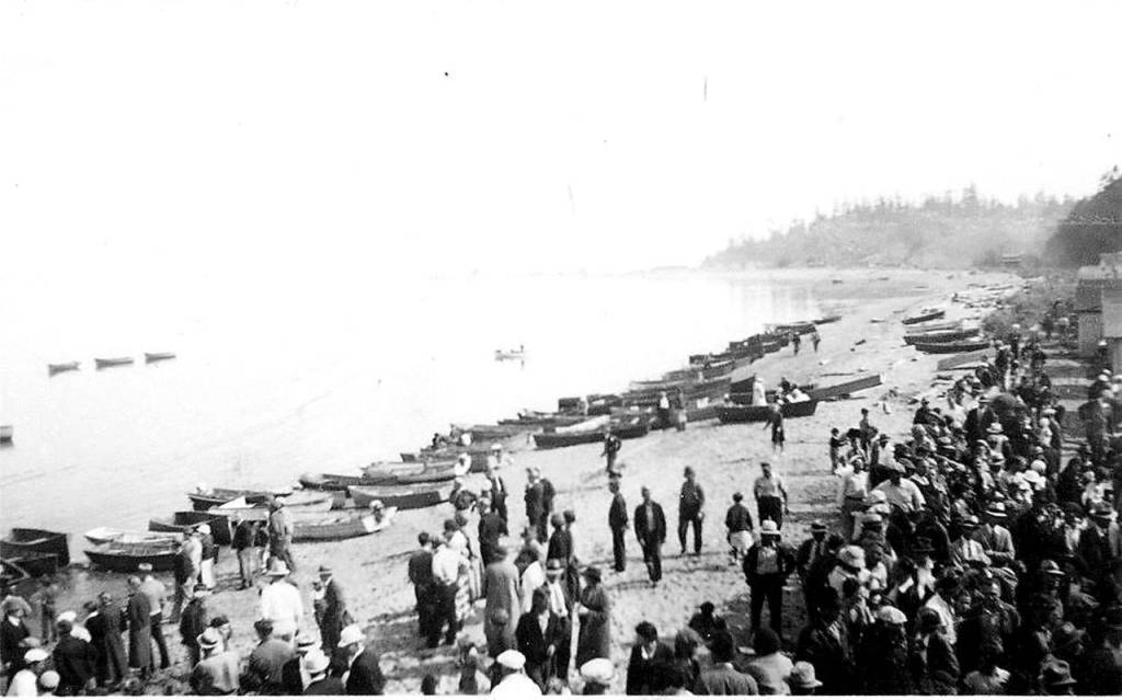 Fishing derbies were popular events in the 1920s and 1930s. This one&rsquo;s on Orchard Beach, just east of what is now Norwegian Point Park.