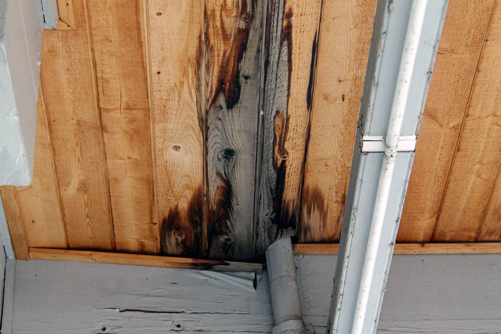 Other sections of overhang show signs of water damage and is buckling. (Richard Walker/Kitsap News Group)