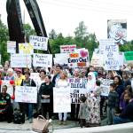 Hundreds gather in Bremerton’s Evergreen Park to protest family separations