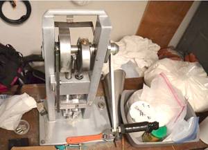 Police: Brothers ran pill manufacturing operation out of Bremerton apartment