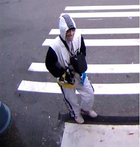 UPDATE | Alleged bank robber makes off with cash from KeyBank