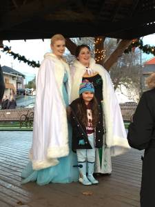 A photo op. at Yulefest on December 1. (Gabe Stutman/Kitsap News Group)
