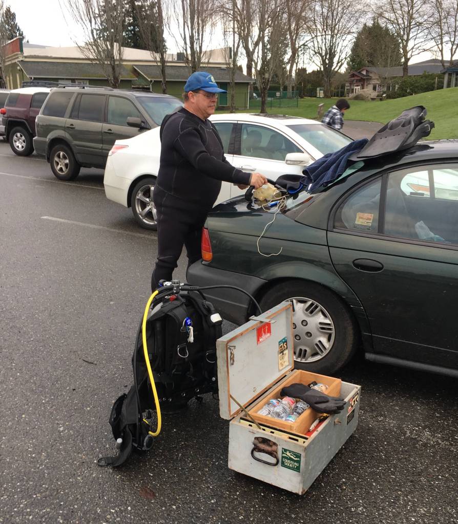 Volunteers flock to Silverdale Waterfront Park in search of missing 17-year-old