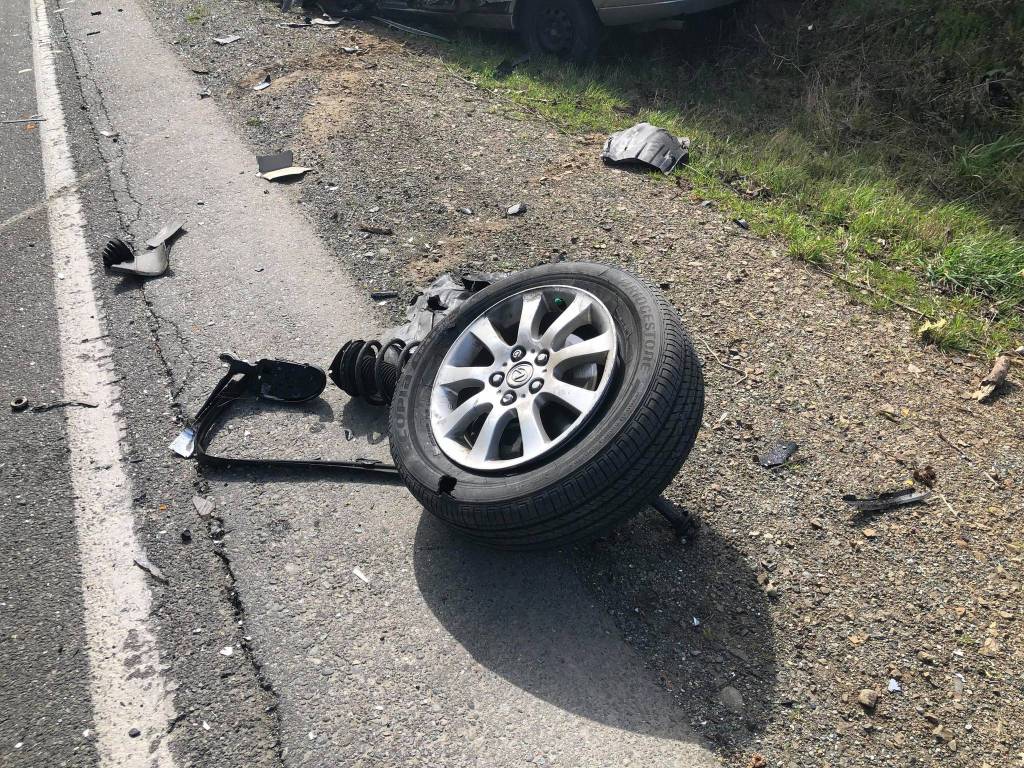 No serious injuries reported in near head-on crash in Hansville