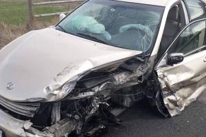 No serious injuries reported in near head-on crash in Hansville