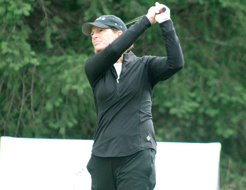 Juli Inkster shot an 8-under 65 in round one. (Mark Krulish/Kitsap News Group)