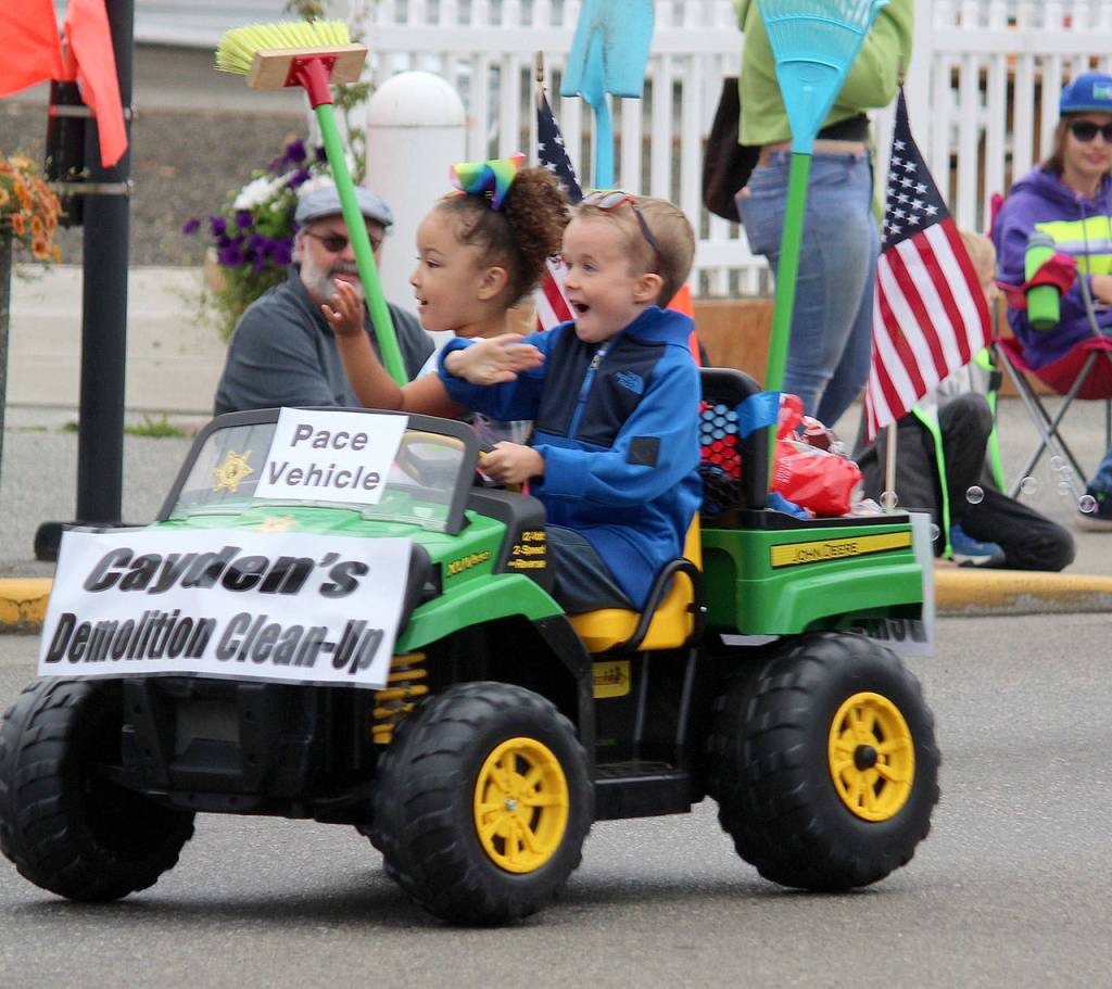 Caden leads the 2018 Fathoms O Fun Festival Grand Parade. (Bob Smith | Kitsap Daily News 2018)