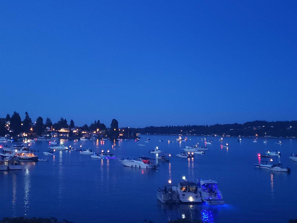 Spectators flock to Bremerton Bridge Blast Saturday night