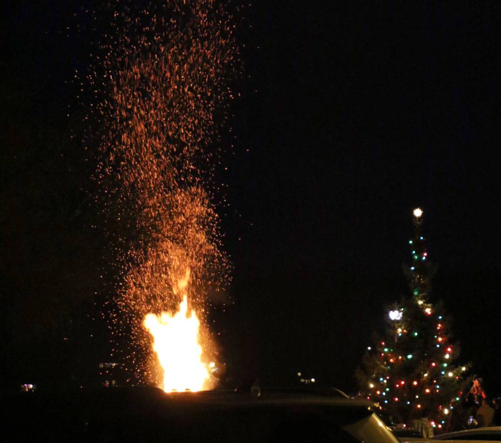 Poulsbo’s Julefest draws a crowd