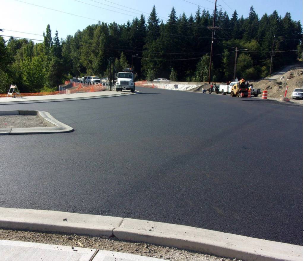 Beautifully paved road down to Lemolo Shore Drive.