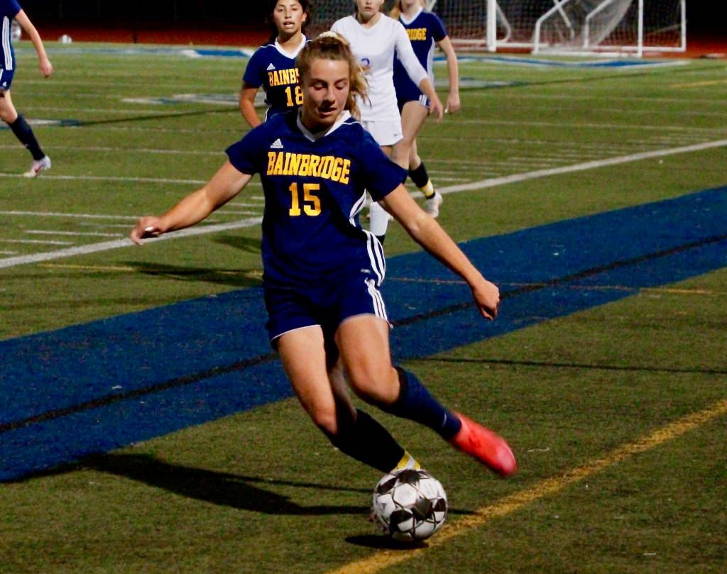 Savannah Mabee just manages to keep the ball in play.