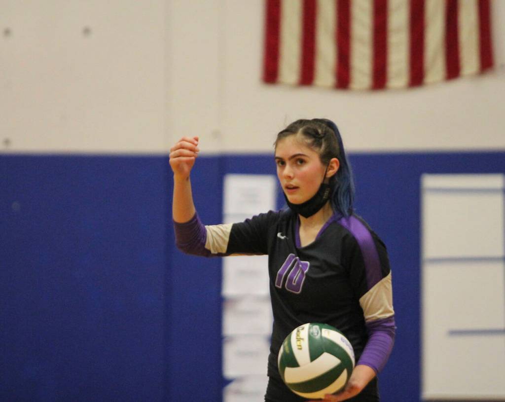 Elle Fultz gets ready to serve against White River.