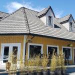 The outside of the building still resembles That's-A-Some Italian.