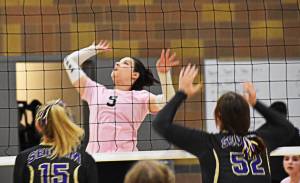 Grace Mosco kept the Kingston Buccaneers close to the Sequim Wolves despite being swept. Nicholas Zeller-Singh/Kitsap News Group Photos