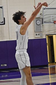 Cade Orness led the Vikings to its fifth straight win. File Photo