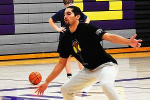 Nicholas Zeller-Singh/Kitsap News Group Photos 
Former Kingston star George Hill III trains with multiple basketball players in Kitsap County.