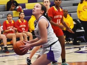 Nicholas Zeller-Singh/Kitsap News Group Photos
Teegan DeVries dominates in the paint for NK.