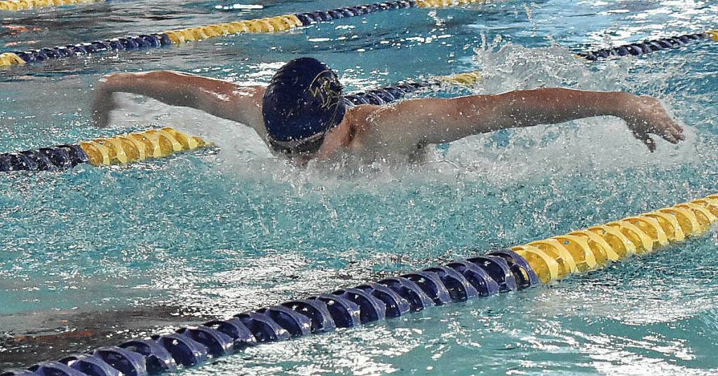 Knight Reece Patti finishes second in the 500-yard freestyle.