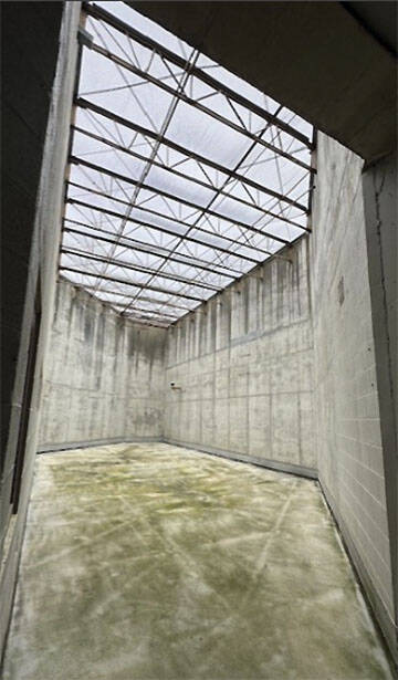 Recreation areas have an added screen over the top so people outside cant toss drugs into inmates.