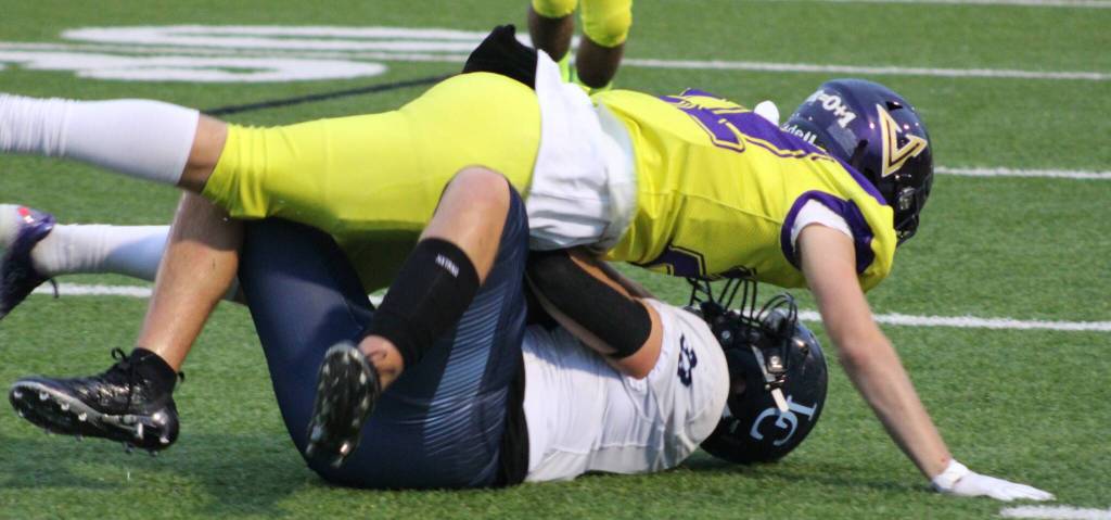 Viking junior Tanner Bacchus makes a nice tackle against the Lyncs.