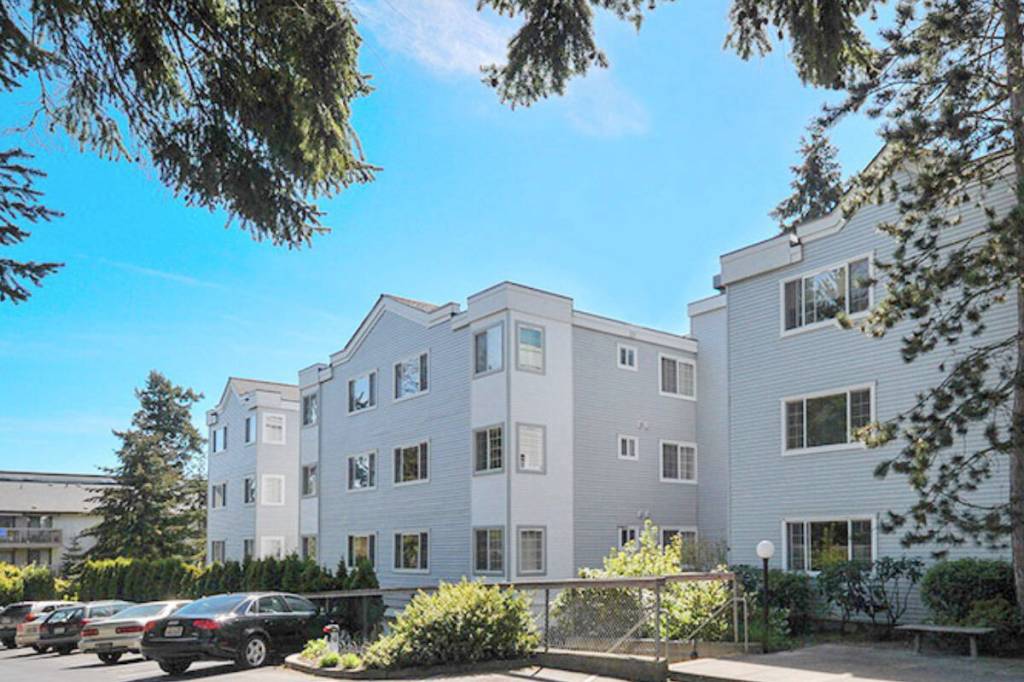 Steps from downtown Winslow, Winslow Manor offers warmth, connection and independence – a family-owned community where comfort and belonging feel like home.