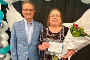 Mike De Felice/Kitsap News Group
Caregiver of the Year award winner, Doris LaPorte, with Port Orchard Mayor Rob Putaansuu.