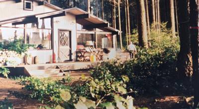 Jessica Metzger courtesy photo
The familys cabin in Hansville.